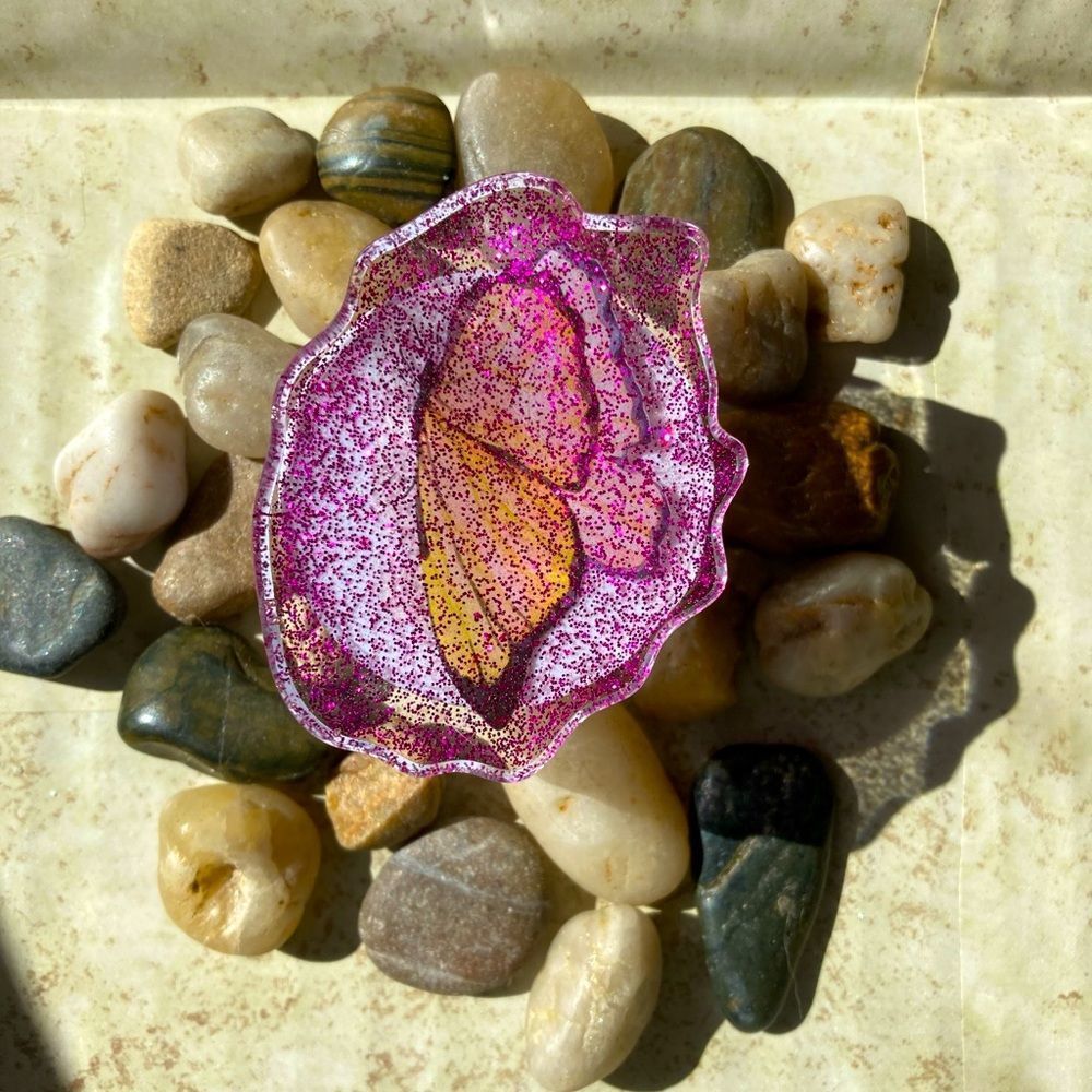 Pink glitter w/ butterfly phone grip